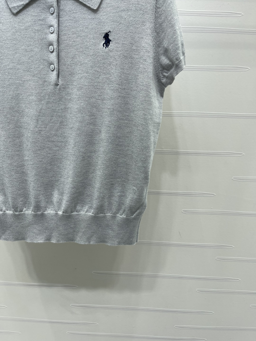 Women's short sleeves